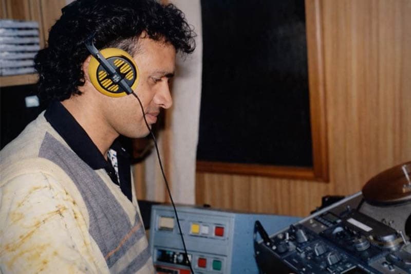 'කොළඹින් කතා කරමි' …'His Master’s Voice' ට සියක් වසක් : දස වසක් මාත් එක්ක | මහාචාර්ය ප්රදීප් එන්’ වීරසිංහ