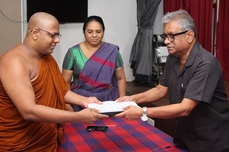 ප්රකාශන ආධාර ව්යාපෘතියට අදාළව ගිවිසුම් රැසක් අත්සන් කරයි