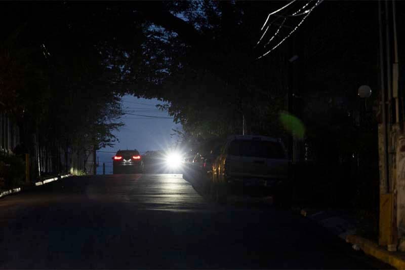 පුවටෝ රිකෝ දිවයිනේ නව වසර උදාව අඳුරේ ගිලේ