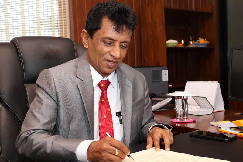 RMV ලොක්කා අත්අඩංගුවට !