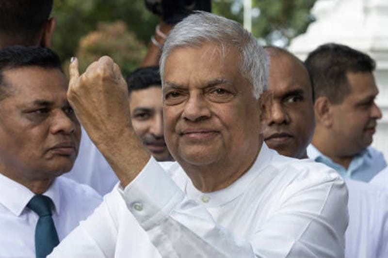 රනිල්ට සමුදිය යුතු ද..? - (රන්ජන සේනානායක)