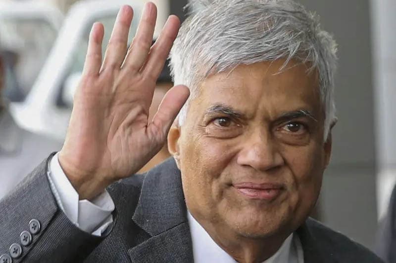 රනිල් වෛද්ය ප්රතිකාර සඳහා සිංගප්පූරුවට