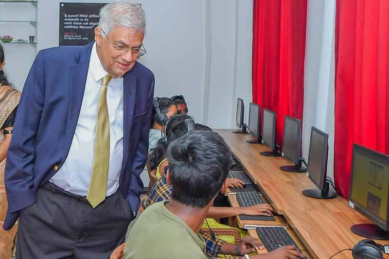 එදා කලු, අද සුදු රනිල්ගේ අධ්යාපන ධවළ පත්රිකාව | ආචාර්ය රසිකා කුමාරසිංහ