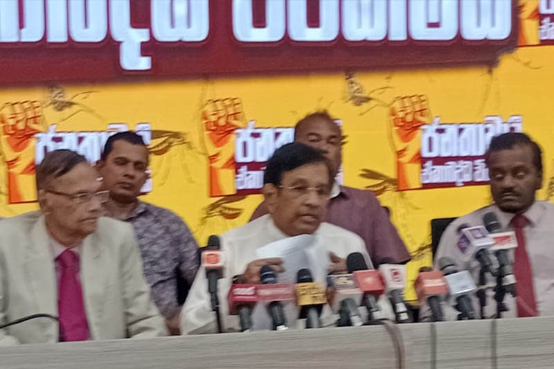 ඩෙංගු මරණ 32 පනිද්දී ආණ්ඩුව විපක්ෂය දඩයම් කරනවා: රාජිතගෙන් සෞඛ්ය අර්බුදය මැද දේශපාලන ප්රහාරයක්!