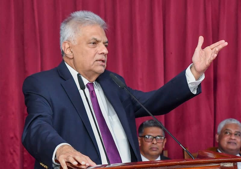 රනිල් කරන්න බැරිනම් අයින් වෙන්න!