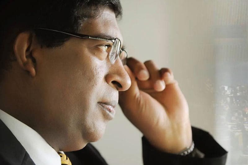 දේශපාලන පක්ෂවලට වාර්ගික-ආගමික නම් එපා ! - රවිගෙන් පාර්ලිමේන්තුවට යෝජනාවක්
