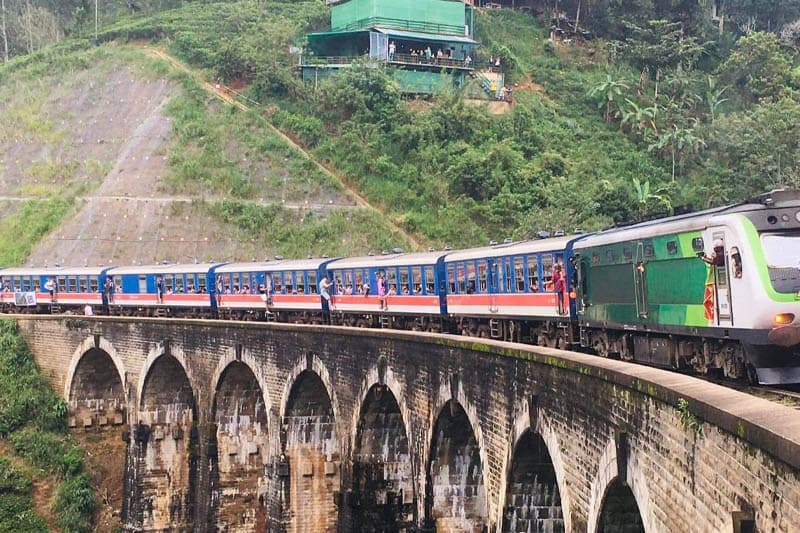මධ්යම සංවේදී කලාපයට ප්රවේශය පහසු කරන අධිවේගී සහ දුම්රිය මාර්ග සඳහා වියදම් කරන්නේ ඇයි? | රොහාන් සමරජීව