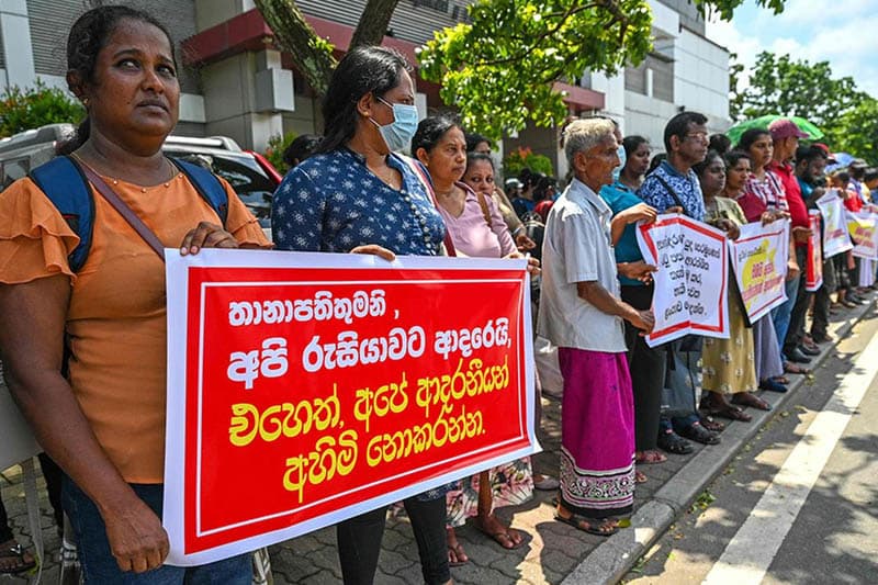 රුසියාවේ යුද්ධය නිසා දුක් විඳින ලංකාවේ අම්මාවරු | Saroj Pathirana