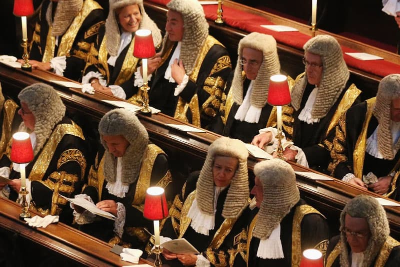 'නඩුවක් අහන්නේ දවස් දෙකයි': බ්රිතාන්ය අධිකරණ ක්රමය සහ ලංකාවේ විනිසුරු විශ්රාම වයස ගැන සරෝජ් පතිරණගෙන් විශේෂ සටහනක්!