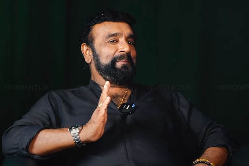 ජයන්තගෙයි මගෙයි දරුවා අංගවිකල නැහැ - ශ්රියන්ත මෙන්ඩිස් (වීඩියෝ)