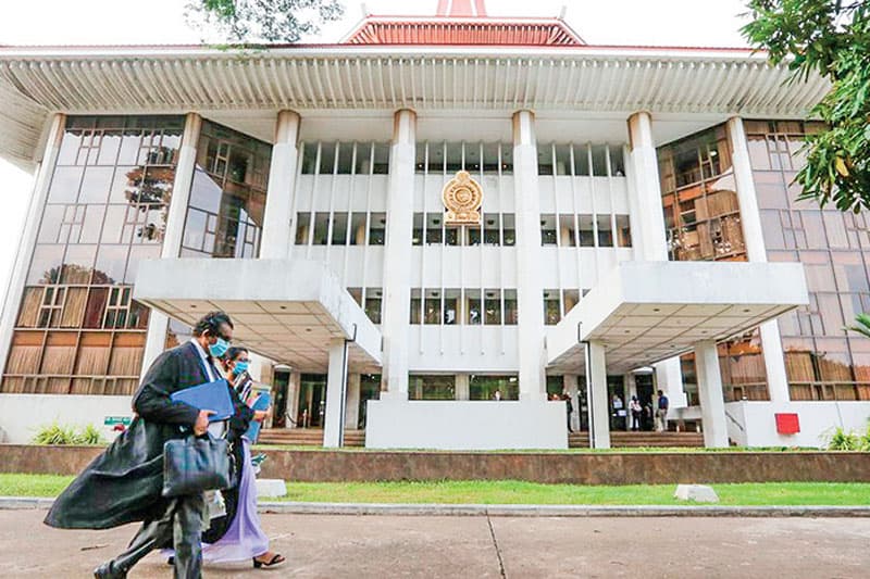 22 වැනි සංශෝධන පෙත්සම් විභාගයේදී ශ්රේෂ්ඨාධිකරණයේ උණුසුම් තර්ක විතර්ක