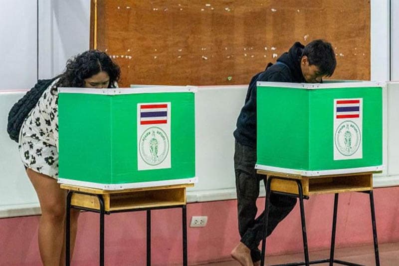 තායිලන්ත මහ මැතිවරණය අදයි (8) - භුමිජයිතායි පක්ෂය හා මහජන පක්ෂය අතර තියුණු සටනක්