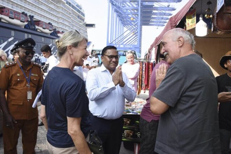 ව්යසන මැදත් සංචාරක කර්මාන්තය ලොකු පිම්මක් පනී!