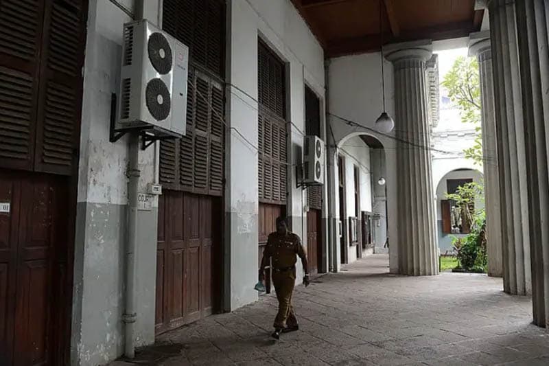 විද්යා ඝාතන නඩුවේ මරණ දඬුවම් නියම වූ අයෙක් යාපනය බන්ධනාගාරයේදී සියදිවි නසාගනී !