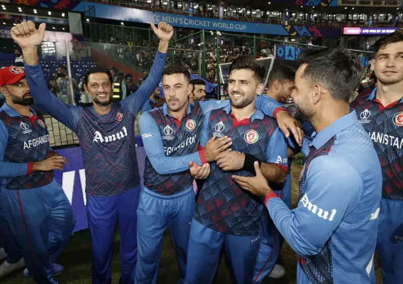 ලෝක කුසලාන ක්රිකට් තරග බිමේ ලොකුම පෙරලිය
