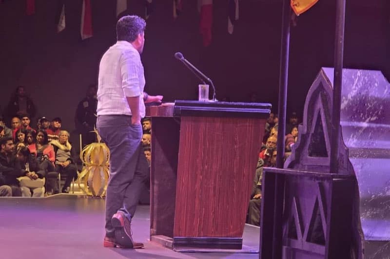 එහෙම කෙනෙක් නායකයෙක් උනාට කමක් නැහැ.... - (ආචාර්ය මහේෂ් හපුගොඩ)