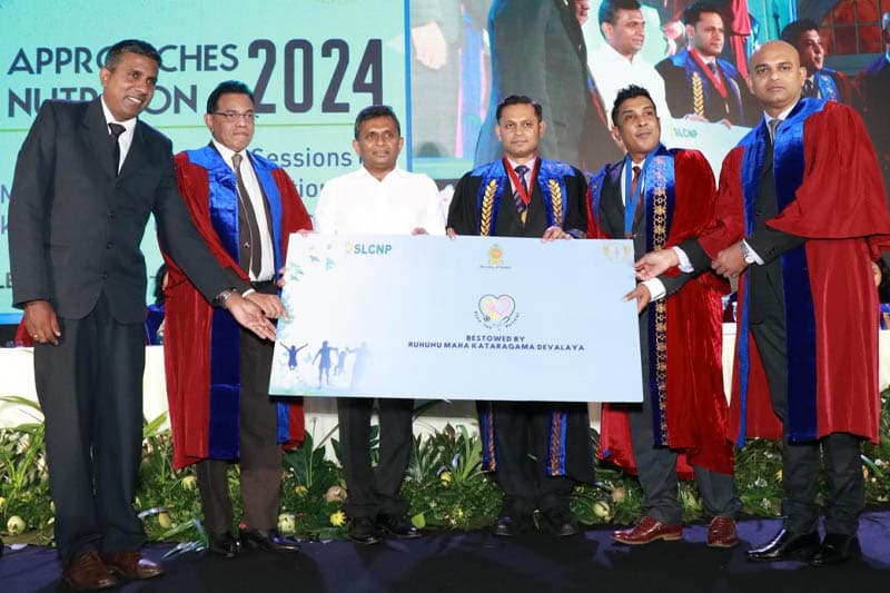 අපේක්ෂා රෝහලට කදිර දේව පිහිට