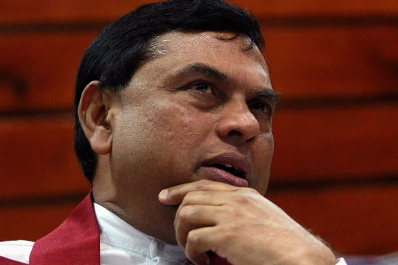 බැසිල් නොදැක 'බැසිල් කියවා ගැනීම' - (කුසල් පෙරේරා)