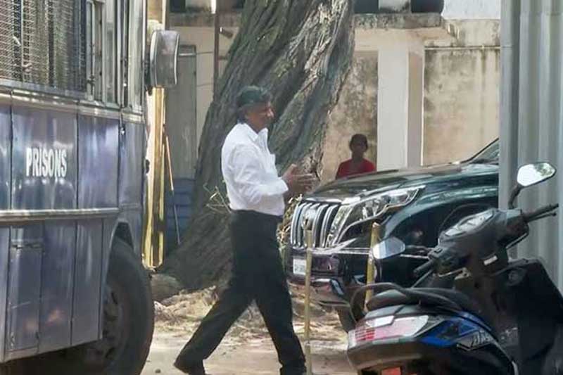 සමන් ඒකනායකගේ සිරබත් කෑම සාධාරනද? | Shiral Lakthilaka