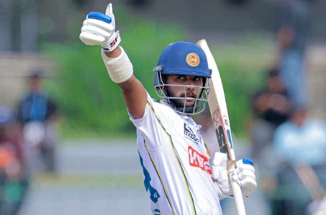 සොනාල් දිනූෂගේ ඓතිහාසික ශතක ද්විත්වයේ වික්රමයෙන් ශ්රී ලංකාව ටෙස්ට් ක්රිකට් ක්රීඩාවේ ජනප්රිය පරාජය වළක්වා ගැනීමක් සටහන් කරයි!