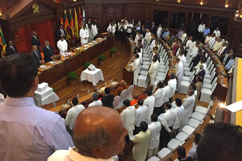 කැබිනට්ටුවේ ඔළුගෙඩි මාරුවක් ළඟදීම !