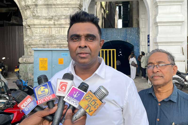 ජනාධිපති ලේකම් ගේ නිල රථය අවභාවිත කිරීම සම්බන්ධව පැහැදිලි විමර්ශනයක් කරන්න