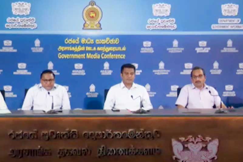 අප්රේල් මාසේ 17 වෙනිදා ඉතිහාසගත වුන හැටි....
