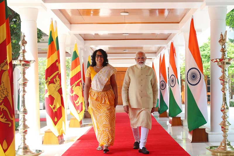 අගමැති හරිනි නවදිල්ලියේදී ඉන්දීය අගමැති මෝදි හමුවෙයි