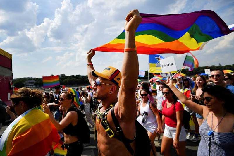 හංගේරියානු LGBTQ+ ප්රජාව සෙනසුරාදා අභිමාන පෙළපාලියක