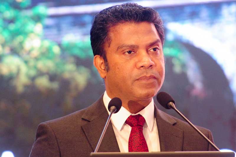 හදිසි වෛද්ය ප්රතිකාර රෝහල්වලට පමණක් සීමා නොකළ යුතුයි - ඇමති කියයි