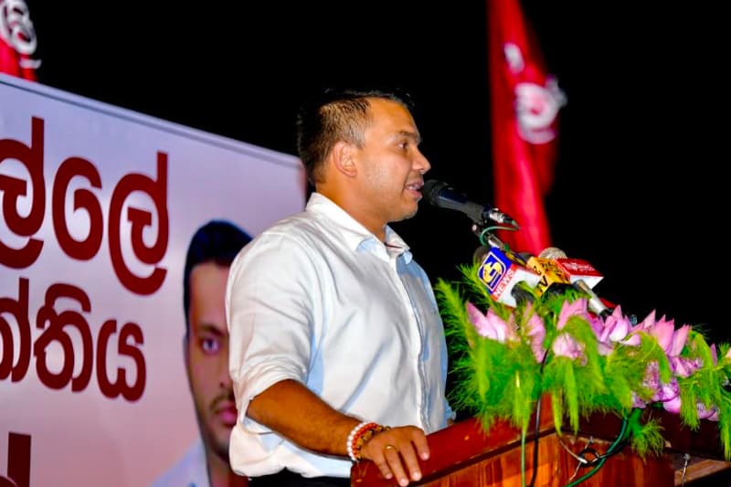 'අරගලය හමුවේ පසුබැසීම නිවටකමක් කියලා හිතනවා නම් ආණ්ඩුවට වැරදිලා' : නාමල් රාජපක්ෂ
