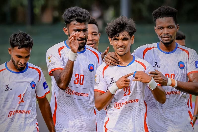 සුපර් ලීග් පාපන්දු: අප්කන්ට්රි ලයන්ස් අපරාජිතව පෙරමුණට