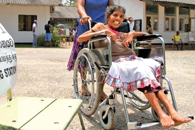 ආබාධ සහිත පුද්ගලයන් වෙනුවෙන් මේ කරන කැපකිරීම අගය කළ යුතු නොවන්නේ ද ? | චාන්දනි දිසානායක