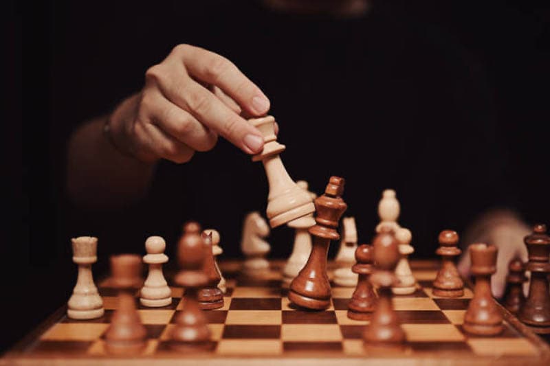 අපි ආවොත් තොපි ගොඩ....? (යන්නේ නැත.) : නීතිඥ චන්ද්රසිරි සෙනෙවිරත්න