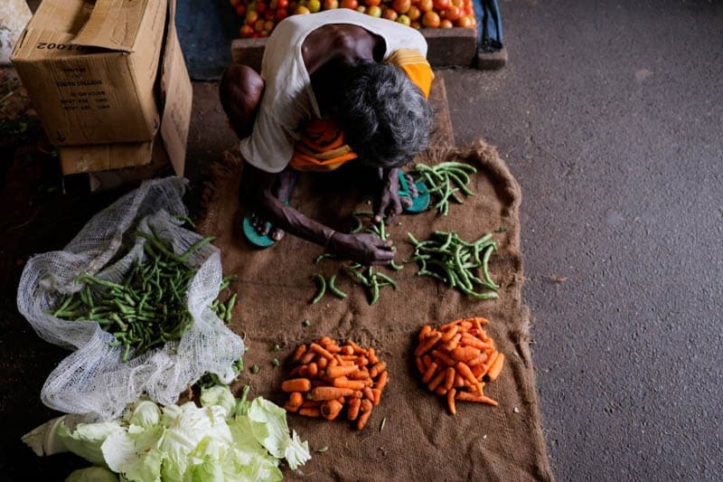 සමාජ ප්රජාතන්ත්රවාදී වෙළදපොල ආර්ථිකයක් - (මහාචාර්ය චරිත හේරත්)