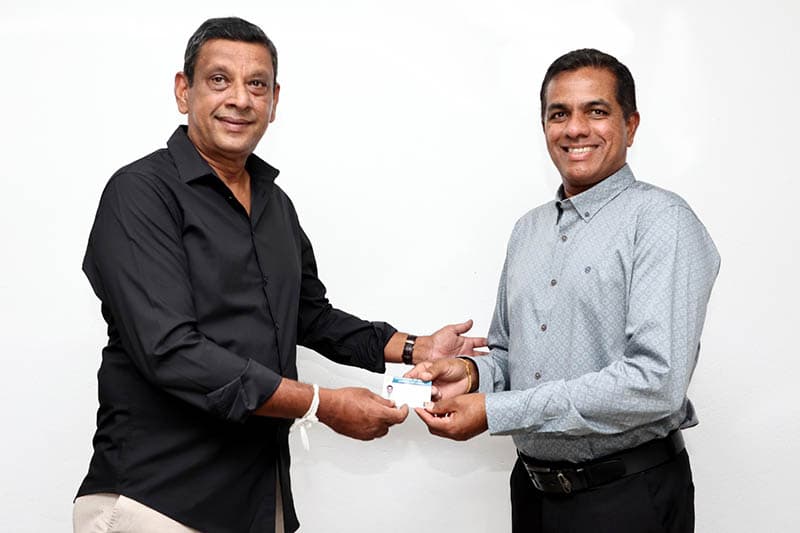ශ්රී ලංකා ක්රිකට් විනිසුරුවෝ එකම ධජයක් යටතට