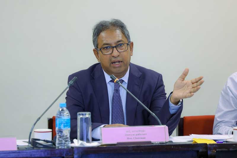 ප්රධාන සමාගම් දෙකකට මුදල් කමිටුවෙන් රතු එළියක් ! - 'මැතිසබේ බලය කොමිෂන් වලට ගන්න බෑ'