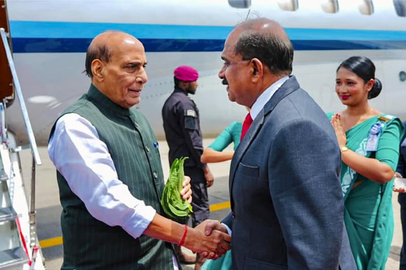 රාජ්නාත් සිංගේ සංචාරය: ඉන්දු-ලංකා ආරක්ෂක සහයෝගීතාවයේ සංයෝජනතාවාදී ලක්ෂ්යය | Athulasiri Samarakoon