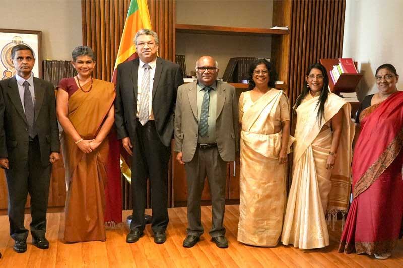ශ්රී ලංකා නීති කොමිෂන් සභාවේ සභාපති ඇතුළු සාමාජිකයින් පත්කරයි