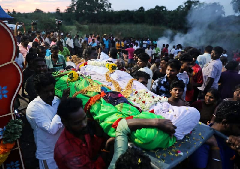 දකුණු ඉන්දියාවේ හොර මත්පැන් බී 34ක් මරුට - සිය ගණනක් රෝහලේ