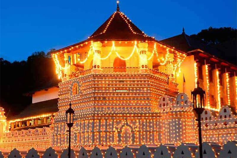 ශ්රී දළදා සමිඳුන්ගේ ගිහි භාරකාරත්වය කාටද? තීන්දුව හෙට (07)