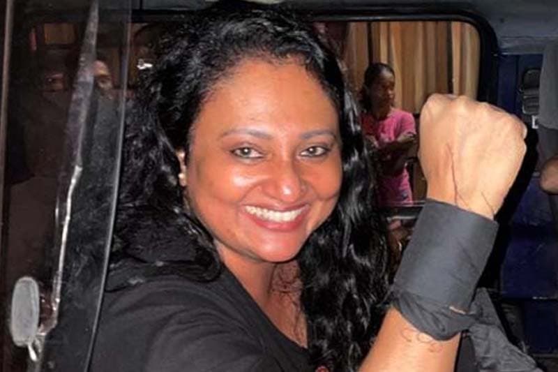 ඔබත් දමිතාට රැවටුණා ද? - (එරන්ද ගිනිගේ)