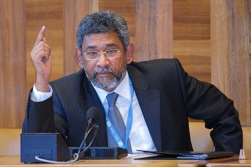ඡන්ද කල් දැමීම, නීතිය සහ රට යන පැත්ත: දයාන් ජයතිලක කියන කතාව