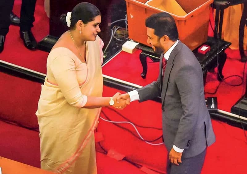 විහිළු විපක්ෂය | එරන්ද ගිනිගේ