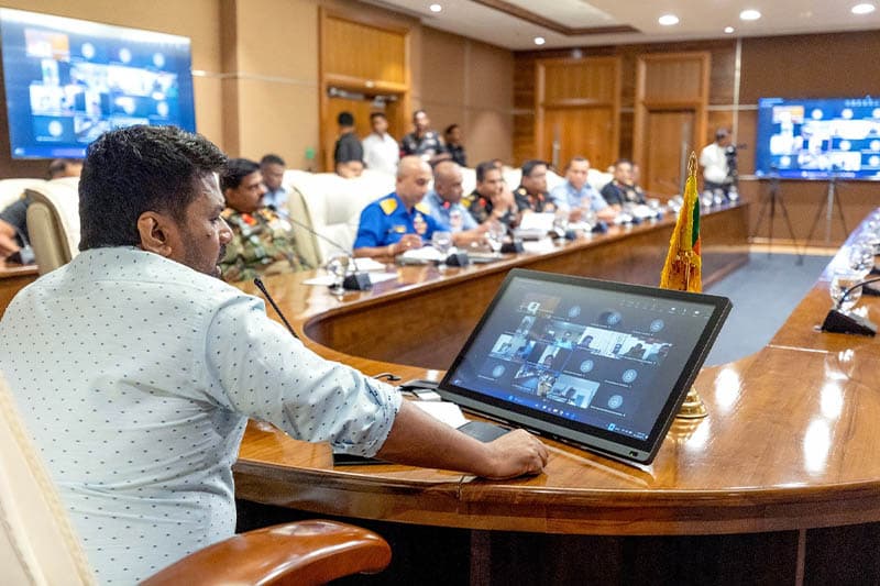 'විපතට පත් ජනතාවට සහන සැලසීමට මුදල් බාධාවක් කර නොගෙන මැදිහත් වන්න' - දිස්ත්රීක් ලේකම්වරුන්ට උපදෙස්