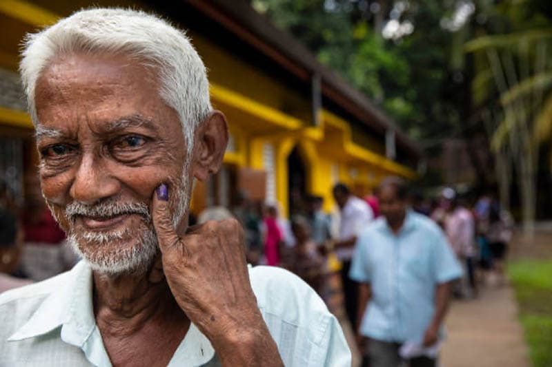 මෙවර ජනපතිවරණ තරග බිමෙන් නිරුවත් උන්ඩියෙක් මතුවේ ද? – (ප්රණීත් අභයසුන්දර)