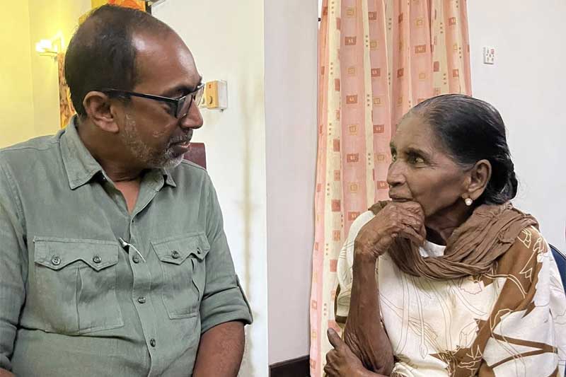 හෙළයේ ගීත කෝකිලාවියගේ සුව දුක් බැලීමට සංස්කෘතික ඇමති නිවසට යයි
