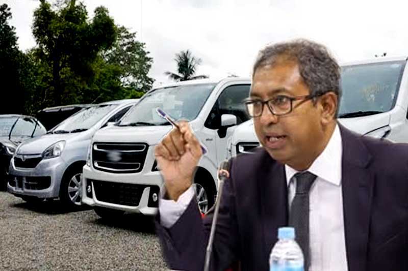 අංක තහඩු නැති වාහන ලක්ෂ 4ක් පාරේ