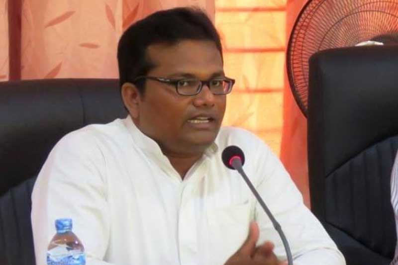නීතිය මහජනයාට විතරද? යාපනයේ රාජ්ය ගොඩනැගිලි 90%ක්ම හොරපාරෙන්!