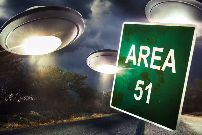 පිටසක්වලින් එන ආස්වාදජනක 'ෆැන්ටසි යානා' | තාරක වරාපිටිය